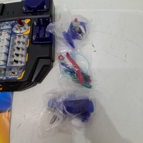 TRONEX INTERACTIVE PROJECTS 100+ CIRCUIT SCIENCE STEM KIT ELECTRONICS EXPERIMENTS WITH REAL CIRCUITS & SMART SENSORS EDUCATIONAL LEARNING FOR KIDS - AGES 8+ - MULTI-COLOR (MODEL: 32100) image 3