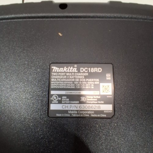 MAKITA 18V LITHIUM-ION DUAL PORT RAPID CHARGER STATION **CHARGER ONLY** (MODEL: DC18RD) image 4