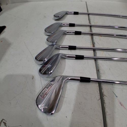 7PC KIRKLAND SIGNATURE PLAYER'S IRON SET, GOLF CUB SET - RIGHT HANDED - (MODEL: 1740556) image 3
