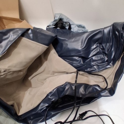 IDOO INFLATABLE AIR MATTRESS WITH BUILT IN PUMP - QUEEN (MODEL: R-M002) image 3