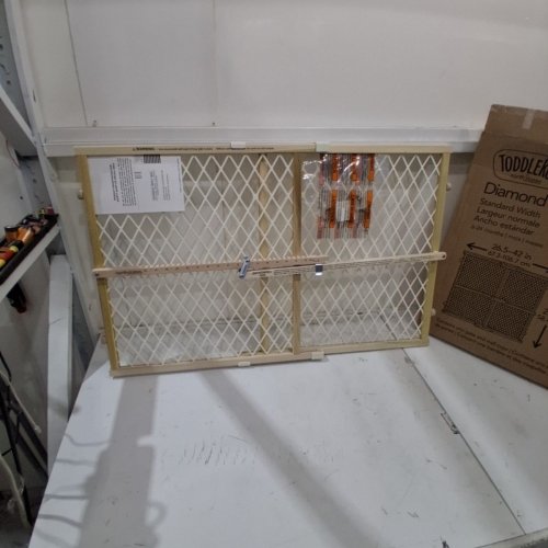 TODDLEROO BY NORTH STATES DIAMOND MESH GATE - 26.5" - 42" X 23" - WOOD - (MODEL: 4600) image 2