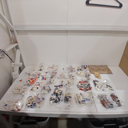 2083PC LEGO ICONS CONCORDE MODEL AIRCRAFT (MODEL 10318) image 2