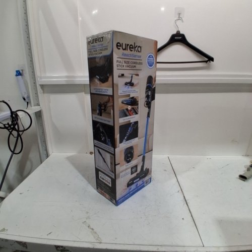 EUREKA REACTISENSE 450 CORDLESS STICK VACUUM - BLUE/BLACK (MODEL : NEC450BLC) image 2