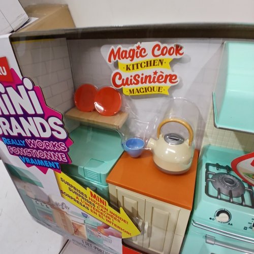 ZURU MINI BRANDS MAGIC COOK KITCHEN PLAYSET - SERIES 1 - MULTICOLOURED image 4