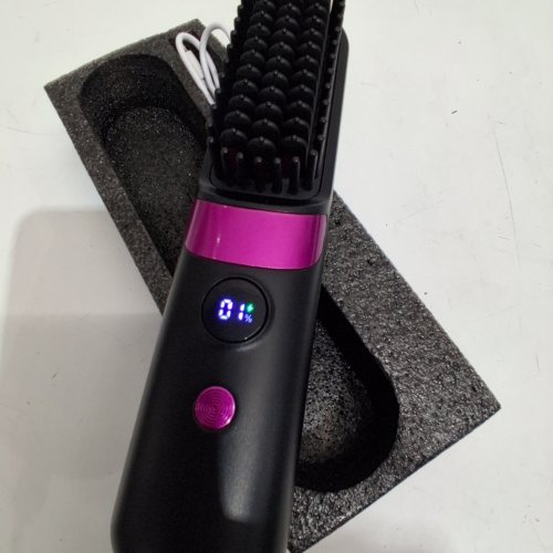 F9 PORTABLE WIRELESS STRAIGHTENING COMB WITH USB RECHARGEABLE & 3-TEMPERATURE SETTINGS, EQUIPPED WITH AN LED DISPLAY PANEL - BLACK image 2