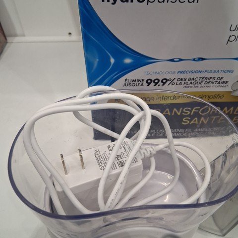 WATERPIK ULTRA PLUS & CORDLESS ENHANCE WATER FLOSSER COMBO PACK - WHITE (MODEL: 2702338) image 3