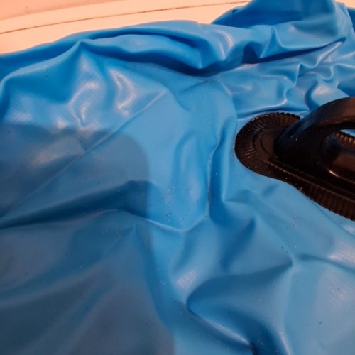 OZARK TRAIL INFLATABLE SINGLE RIVER TUBE- 37" - BLUE image 3