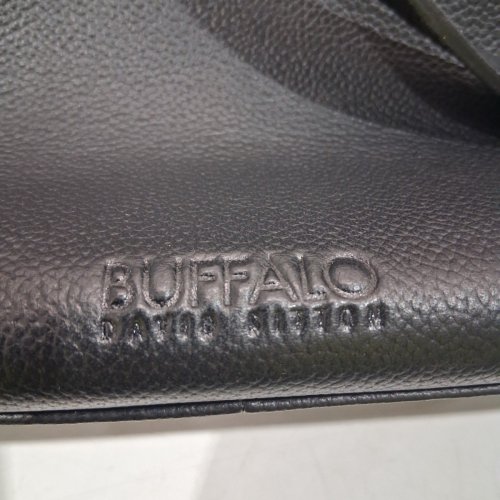 WOMEN'S BUFFALO DAVID BITTON GENUINE LEATHER TOTE SHOULDER BAG WITH ZIPPERED POCKET AND GOLD-TONE HARDWARE - BLACK image 4