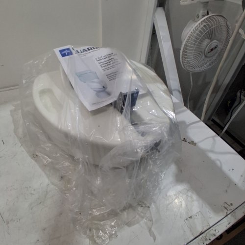 MEDLINE RAISED TOILET SEAT WITH LOCK - 5'' X 16.6'' X 17.3'' - 400LB - WHITE (MODEL: ‎G4-501RX1) image 2