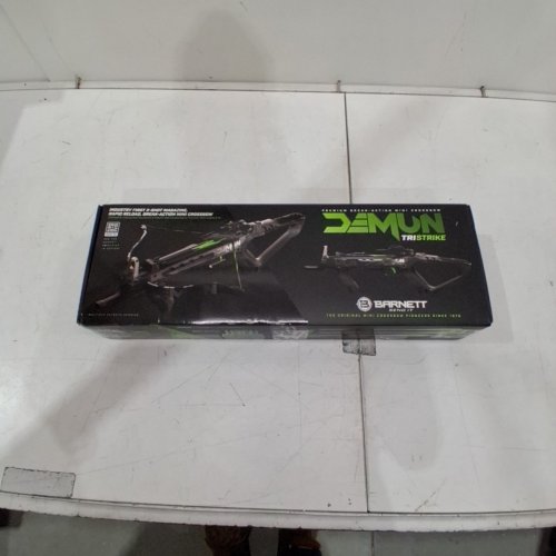 BARNETT DEMUN TRI-STRIKE AMBIDEXTROUS MINI CROSSBOW 3-SHOT MAGAZINE & PRECISION SIGHTS - 180FPS - 50LB DRAW - BLACK/GREEN (MODEL:‎ BAR50013) image 4
