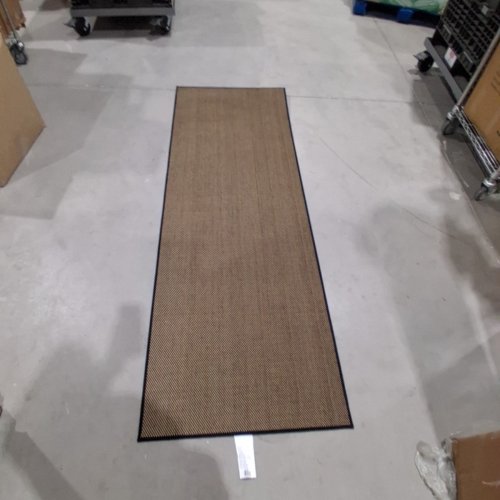 RUG RUNNER - 30" X 7FT -BLACK (ITEM: 2048363) image 3
