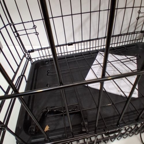AMAZON BASICS SINGLE DOOR FOLDING METAL CAGE CRATE FOR DOG OR PUPPY - 22" X 13" X 16" - BLACK image 3
