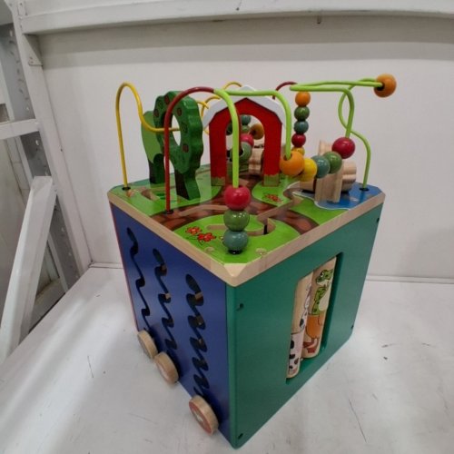 BATTAT KIDS FARM WOODEN ACTIVITY PLAY CUBE image 3