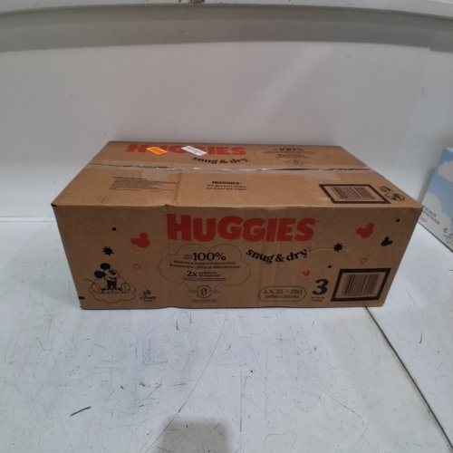 210PK HUGGIES SNUG AND DRY DIAPERS - SIZE 3 - WHITE image 2