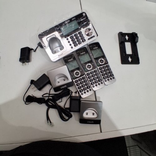 V-TECH 3-HANDSET PHONE SYSTEM WITH CONNECT TO CELL - BLACK & SILVER (MODEL: 1746198) image 3