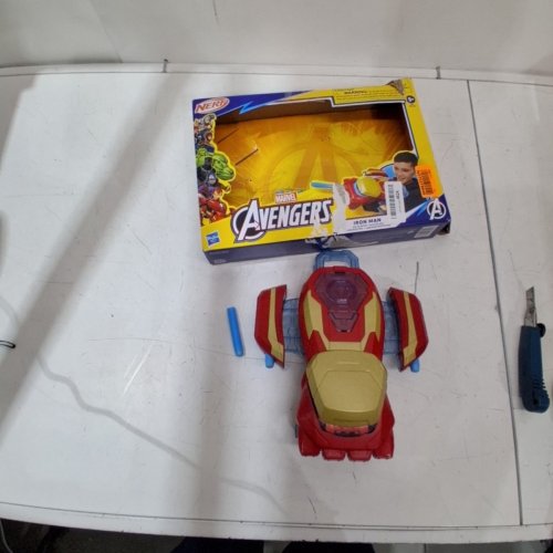 NERF MARVEL AVENGERS IRON MAN ARC BLASTER ROLEPLAY TOY WITH 3 NERF DARTS - RED/GOLD (MODEL: G0900) image 2
