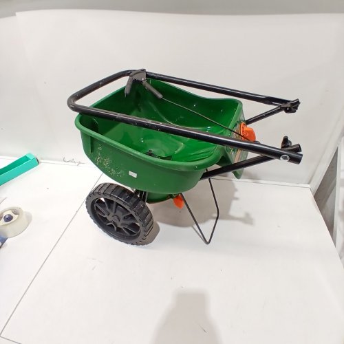 SCOTTS TURF BUILDER BROADCAST SPREADER WITH EDGE GUARD MINI, UP TO 5000 SQ.FT OF COVERAGE - (MODEL: 76121) image 2