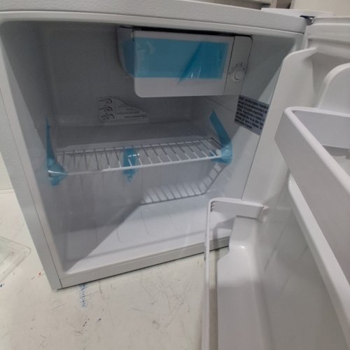 FRIGIDAIRE COMPACT REFRIGERATOR - 1.6 CU. FT; 115 V; 19.0" X 18.7" X 19.8" - WHITE (MODEL: EFR176-WHITE-6COM) image 4