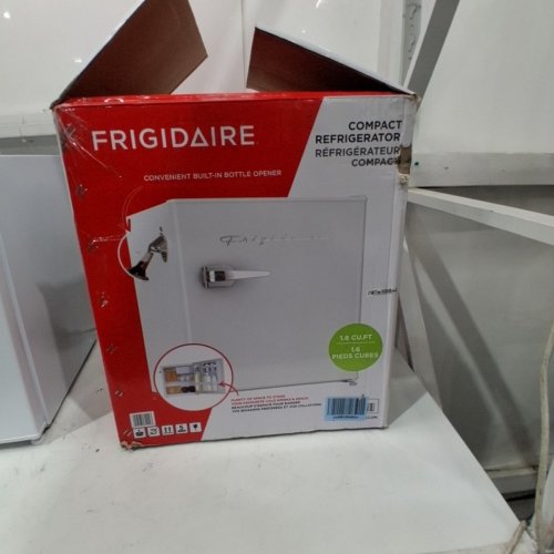 FRIGIDAIRE COMPACT REFRIGERATOR - 1.6 CU. FT; 115 V; 19.0" X 18.7" X 19.8" - WHITE (MODEL: EFR176-WHITE-6COM) image 5