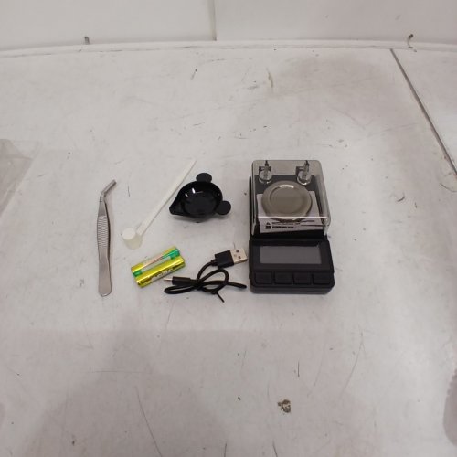MAXUS DIGITAL MILLIGRAM COMPACT SCALE WITH TWEEZERS, SCOOP AND POWER PAN image 2