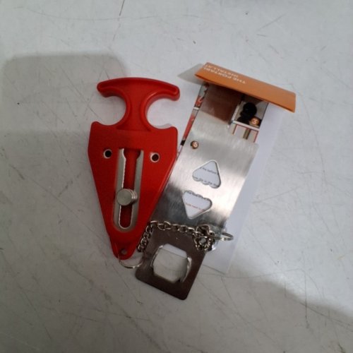 THE PORTABLE DOOR LOCK FOR TRAVEL AND PROTECTION - RED/SILVER image 2