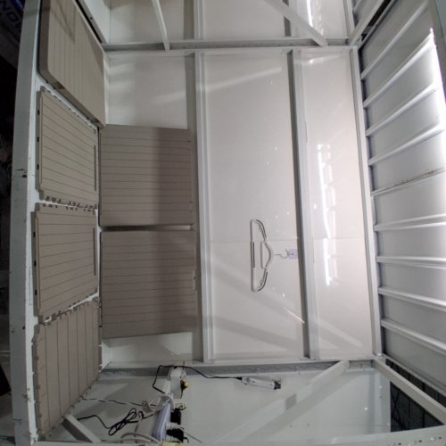 KETER CITY WEATHERPROOF RESIN DECK STORAGE BOX - 30GAL - BEIGE (MODEL: 263755) image 2