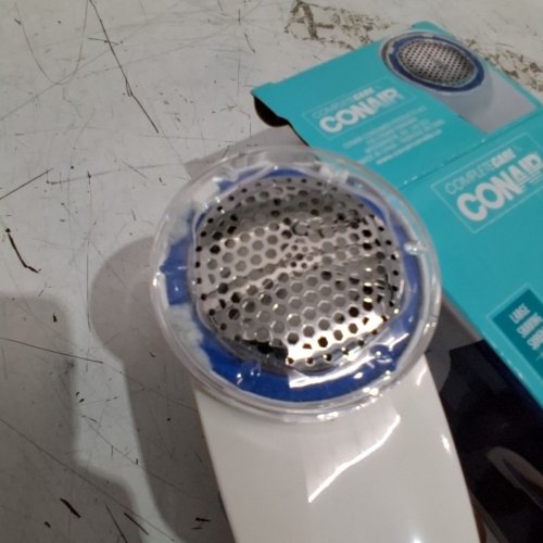CONAIR RECHARGEABLE CORDLESS FABRIC SHAVER- WHITE image 3