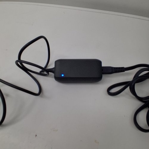 ONN UNIVERSAL LAPTOP POWER ADAPTER - 19V / 3.42A - BLACK image 2