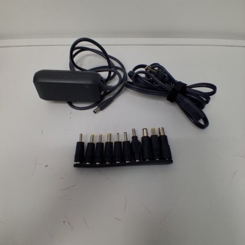 ONN UNIVERSAL LAPTOP POWER ADAPTER - 19V / 3.42A - BLACK image 3