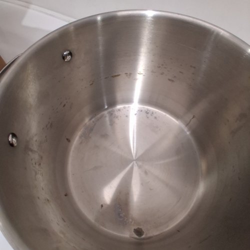 AMAZON BASICS STAINLESS STEEL STOCK POT WITH LID - 8QT - SILVER image 3