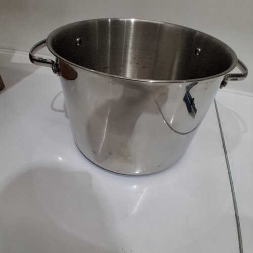 AMAZON BASICS STAINLESS STEEL STOCK POT WITH LID - 8QT - SILVER image 4