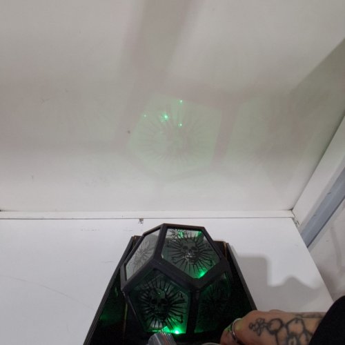 CELEBRATE IT HALLOWEEN SKULL PROJECTOR LIGHT - 8" - GREEN/BLACK image 5