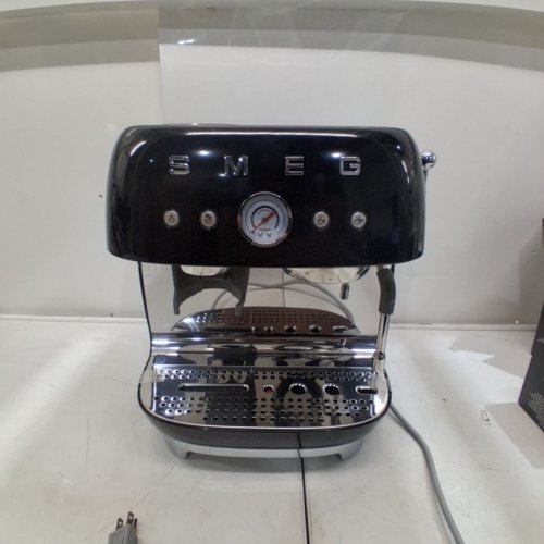 SMEG 50'S RETRO STYLE SEMI-AUTOMATIC ESPRESSO COFFEE MACHINE WITH BUILT-IN GRINDER - COFFEE & LATTE DRINKS, DOUBLE-THERMOBLOCK HEATING SYSTEM - BLACK (MODEL: EGF03BLUS) image 4
