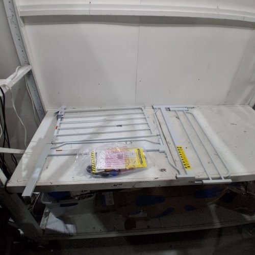 REGALO EASY STEP BABY GATE - 29" TO 38.5" - WHITE (MODEL 1160) image 2