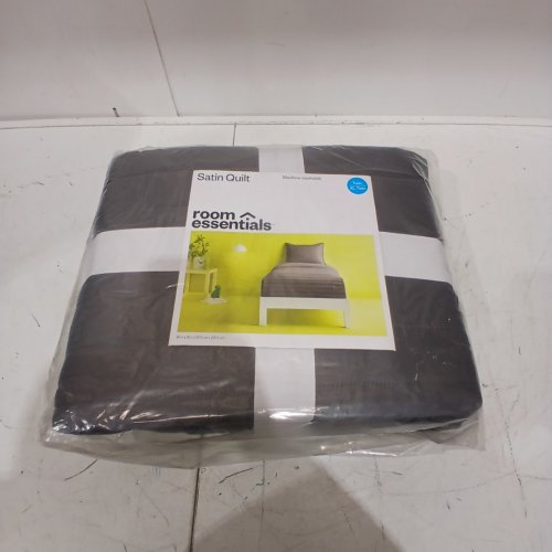 ROOM ESSENTIALS MACHINE WASHABLE SATIN QUILT - TWIN / XL TWIN - GREY image 2