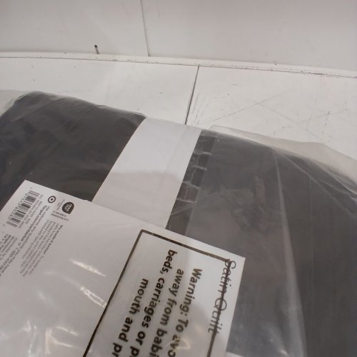 ROOM ESSENTIALS MACHINE WASHABLE SATIN QUILT - TWIN / XL TWIN - GREY image 3