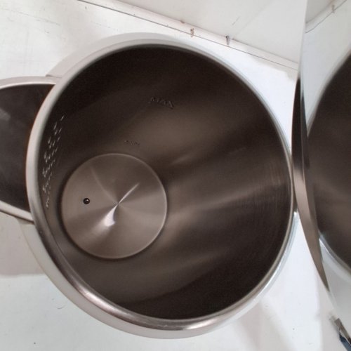 BEAUTIFUL ELECTRIC KETTLE WITH ONE-TOUCH ACTIVATION - 1500W - 1.7L - WHITE (MODEL: KES5212) image 4
