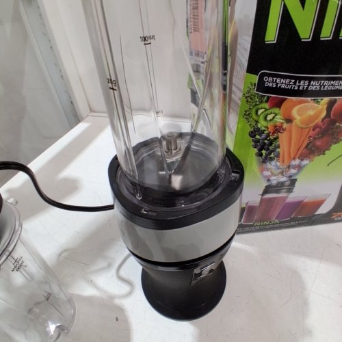 NINJA FIT COMPACT PERSONAL BLENDER - 700W BASE, (2) 16OZ CUPS AND SPOUT LIDS - BLACK (MODEL: QB3000SSC) image 2