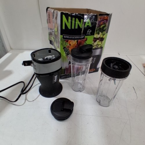 NINJA FIT COMPACT PERSONAL BLENDER - 700W BASE, (2) 16OZ CUPS AND SPOUT LIDS - BLACK (MODEL: QB3000SSC) image 3
