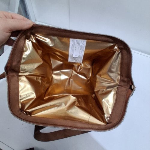 IGLOO LUXE COOLER/LUNCH BAG - 9 CANS MAX CAPACITY - BROWN/GOLD (MODEL: 2014223) image 3