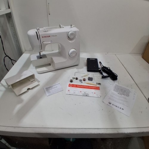 SINGER PRELUDE 8280 SEWING MACHINE image 3