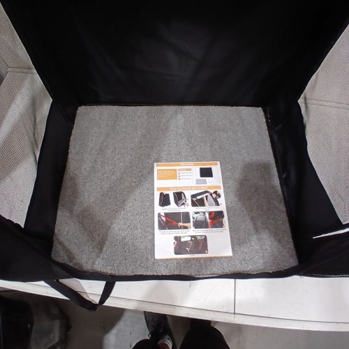 UNICITII ENCLOSED TRAVEL DOG CAR SEAT/CARRIER - 28" X 19.7" X 26" - BLACK / ORANGE (MODEL: UN-GL001A) image 3