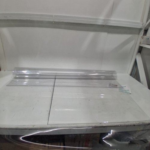 VEVOR WATERPROOF EASY CLEAN PVC PLASTIC TABLE COVER - 1.5MM THICK - 42" X 84" - CLEAR (MODEL: F085-1.5T-11202290) image 2