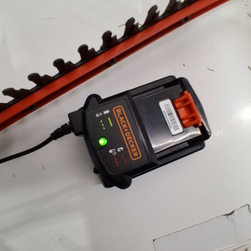 BLACK+DECKER LITHIUM MAX CORDLESS POLE HEDGE TRIMMER - 18" BLADE - 20V - ORANGE (MODEL: LPHT120) image 2