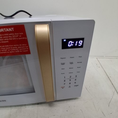 FRIGIDAIRE COUNTERTOP MICROWAVE OVEN - 1.1 CU. FT 900W- WHITE - (MODEL: EMW1154) image 3