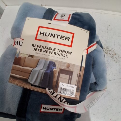 HUNTER REVERSIBLE THROW BLANKET - 60" X 70" - BLUE/DARK BLUE (STYLE : 1241344) image 2
