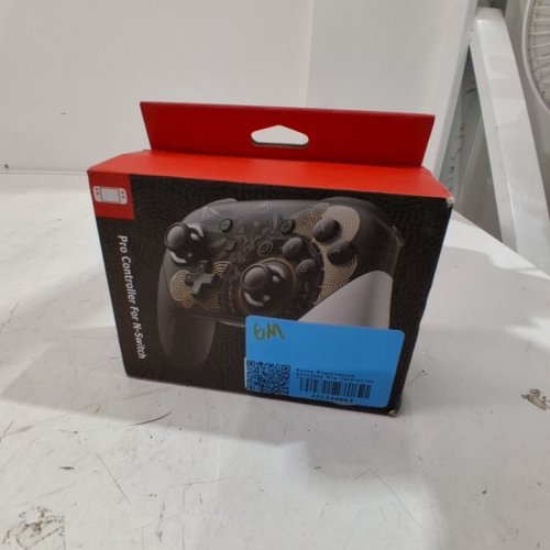 WIRED PRO CONTROLLER FOR NINTENDO SWITCH - BLACK/WHITE/GOLD image 5