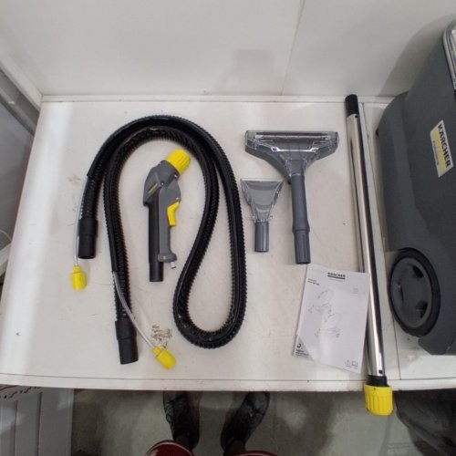 KARCHER PUZZI 10/1 CARPET CLEANER - 1250W - BLACK/YELLOW (MODEL; 1.100-133.0) image 3
