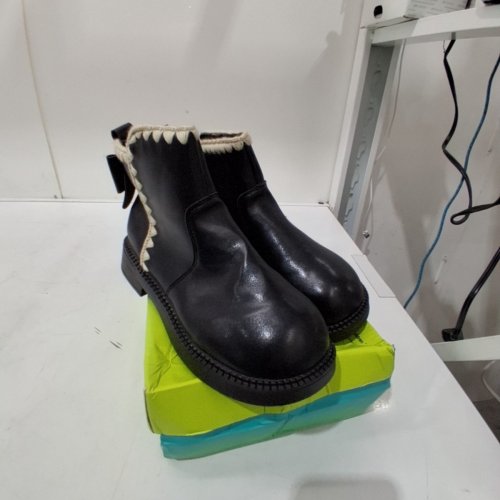 GIRL'S FAUX LEATHER AND CROCHET PATTERNED ANKLE BOOTS - SIZE 5 - BLACK (MODEL: R9) image 3