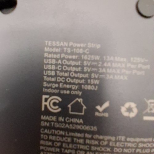TESSAN FLAT PLUG POWER BARS WITH SURGE PROTECTOR - 6FT - BLACK (MODEL: TS-108-C) image 3